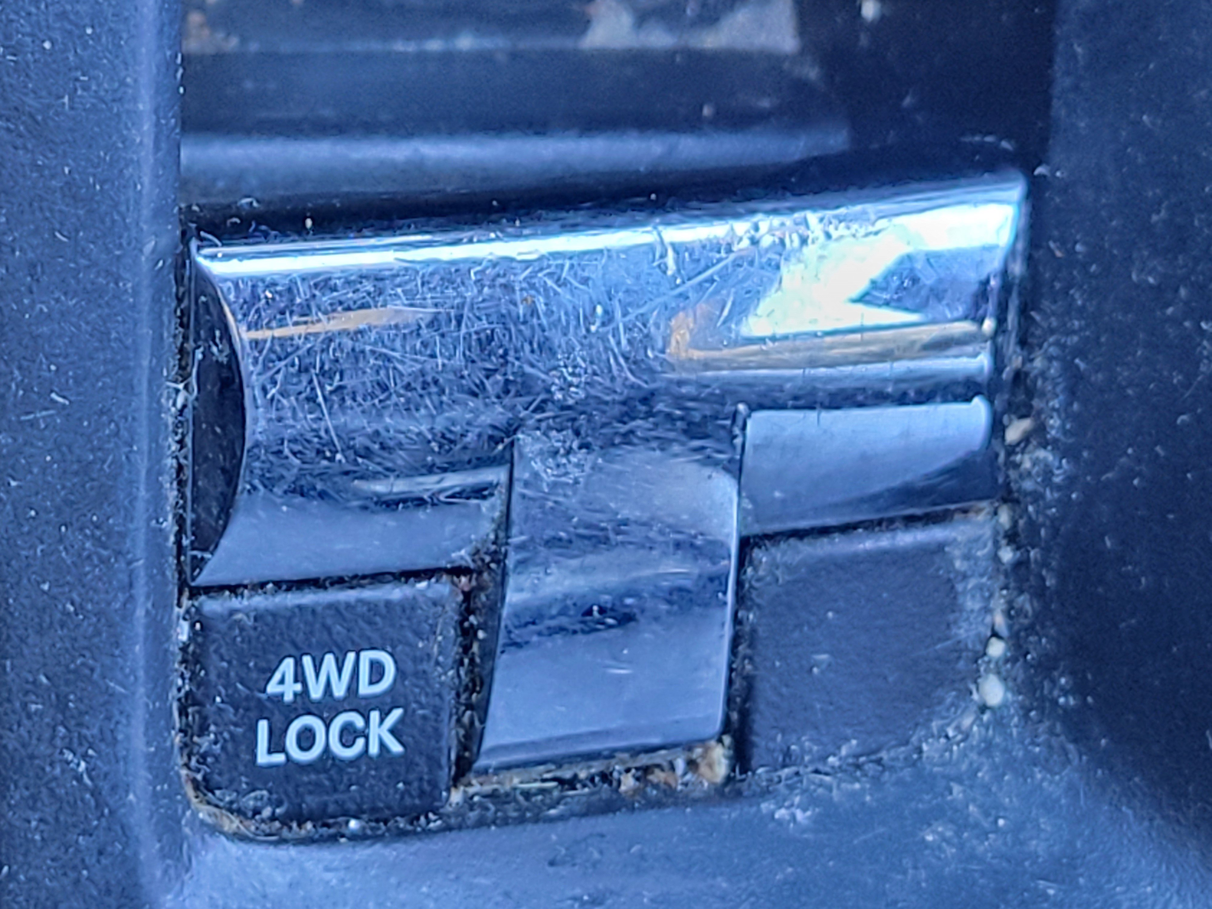 Used 2016 Jeep Compass Latitude image 21