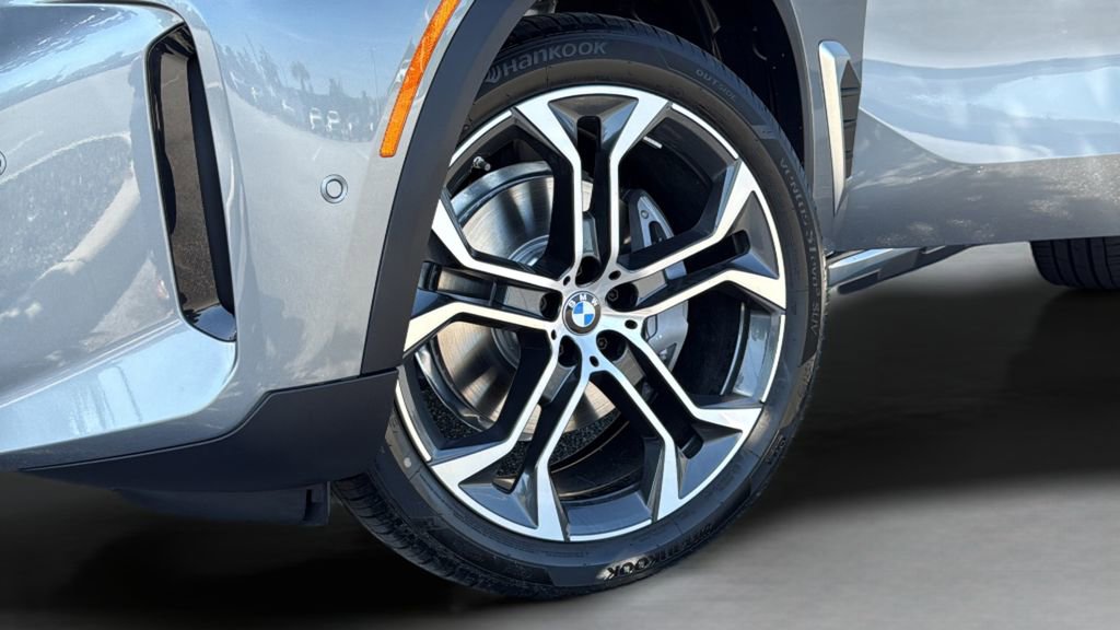 New 2026 BMW X5 sDrive40i image 6