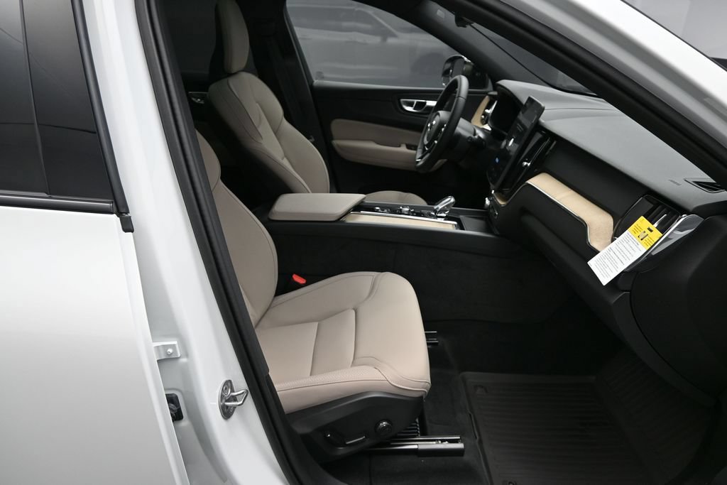 New 2026 Volvo XC60 T8 Plus w/ Climate Package PRO AWD/4WD image 21