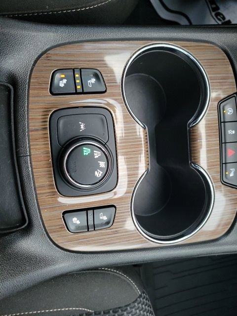 Used 2023 GMC Acadia SLE image 40