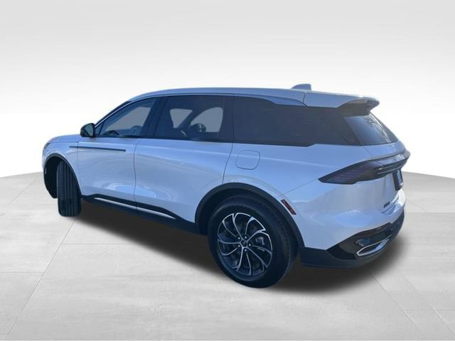 Used 2026 Lincoln Nautilus Premier image 5