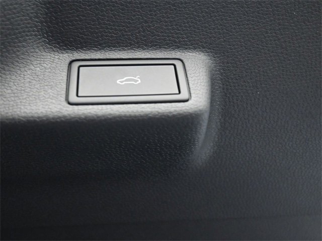 New 2025 Volkswagen ID. Buzz Pro S image 12