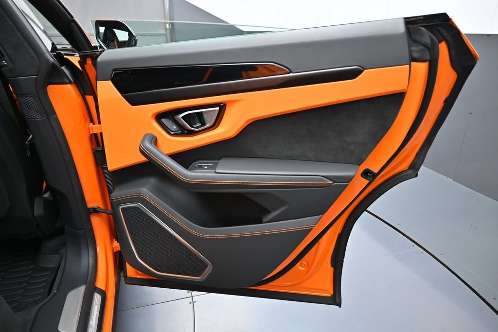 Used 2023 Lamborghini Urus S AWD/4WD image 28
