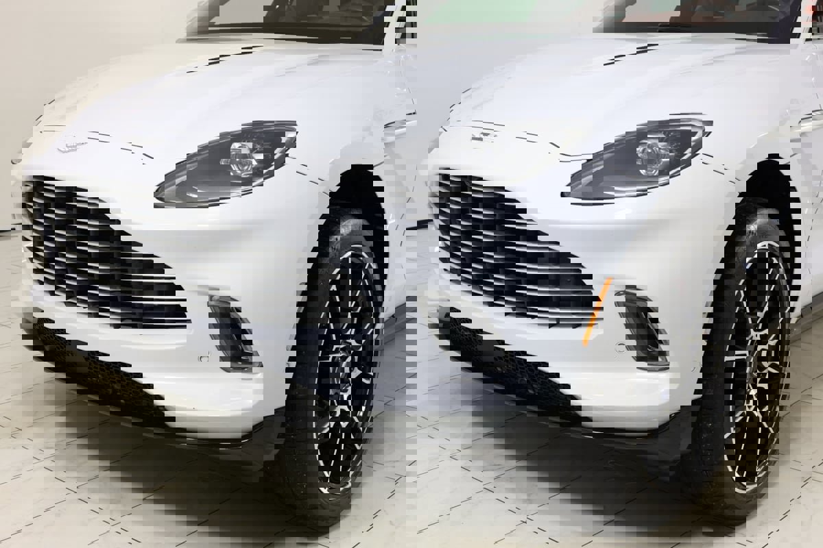 Used 2021 Aston Martin DBX image 45