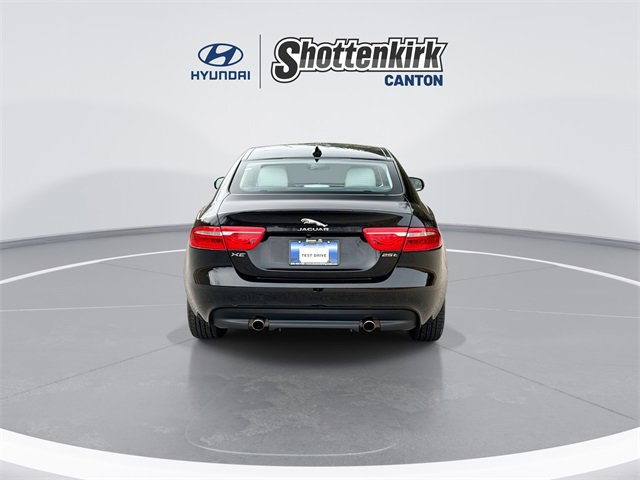 Used 2019 Jaguar XE Premium image 7