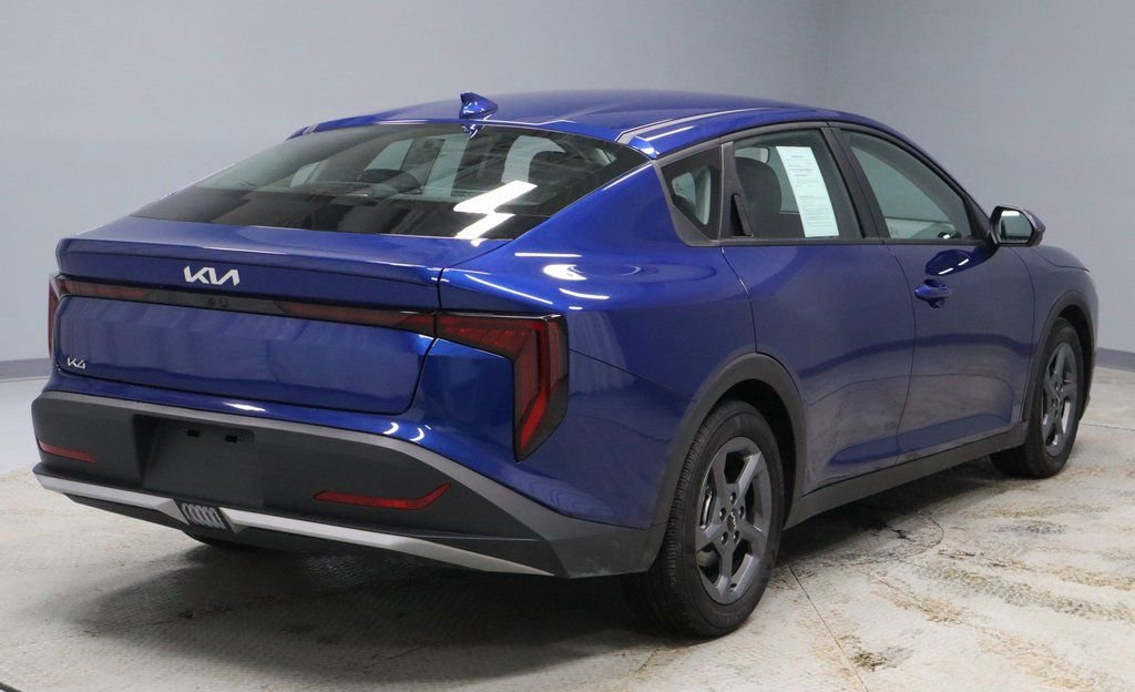Used 2025 Kia K4 LXS image 9