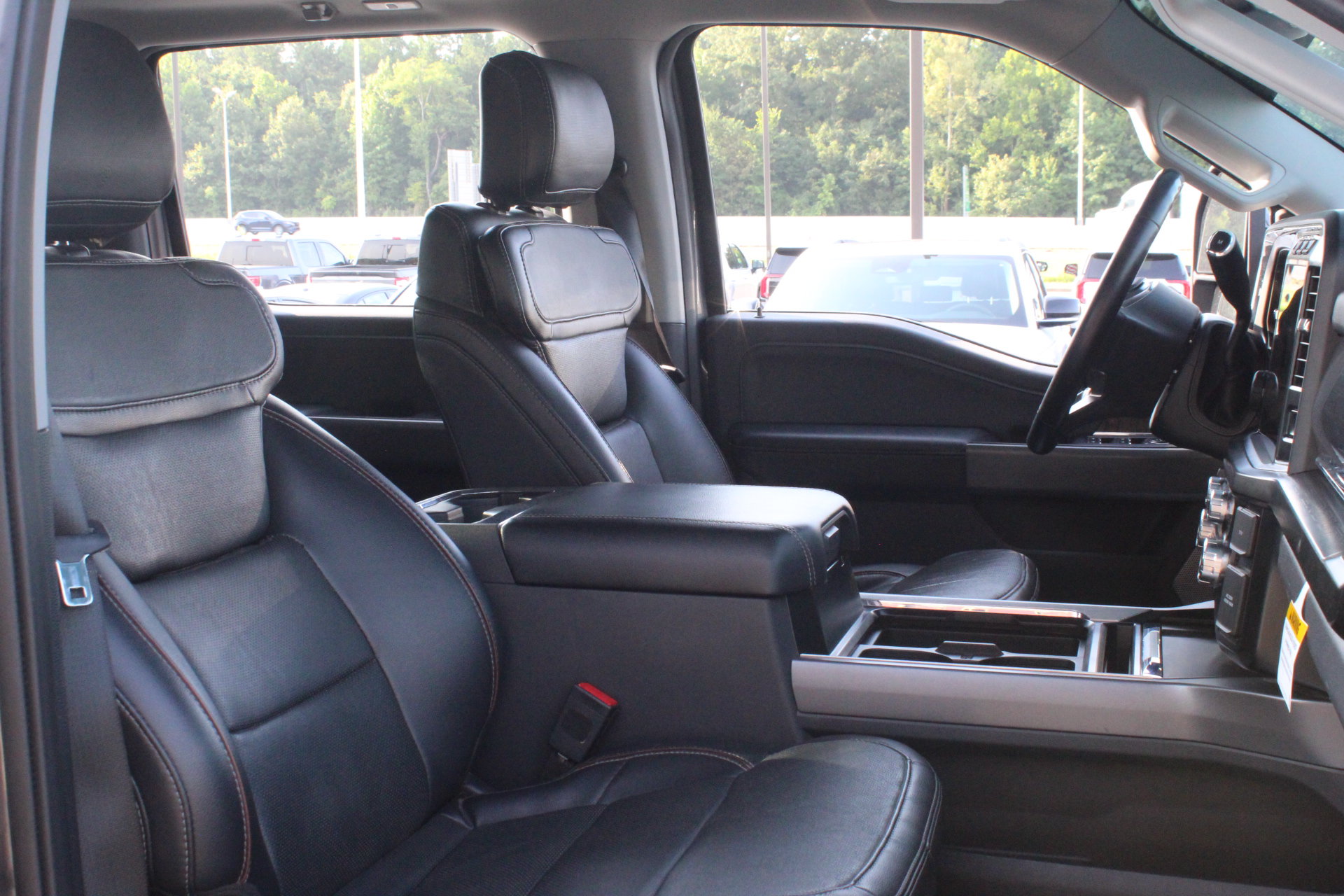 Used 2023 Ford F250 Lariat w/ Lariat Ultimate Package AWD/4WD image 38