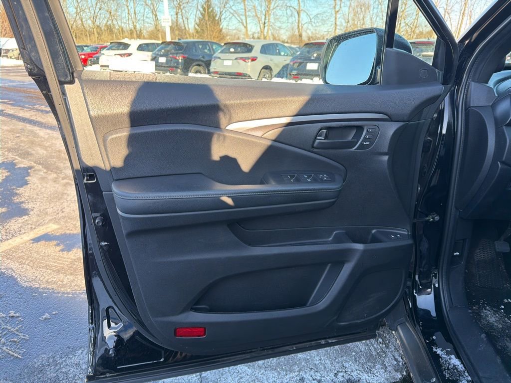 Certified 2023 Honda Passport EX-L image 19