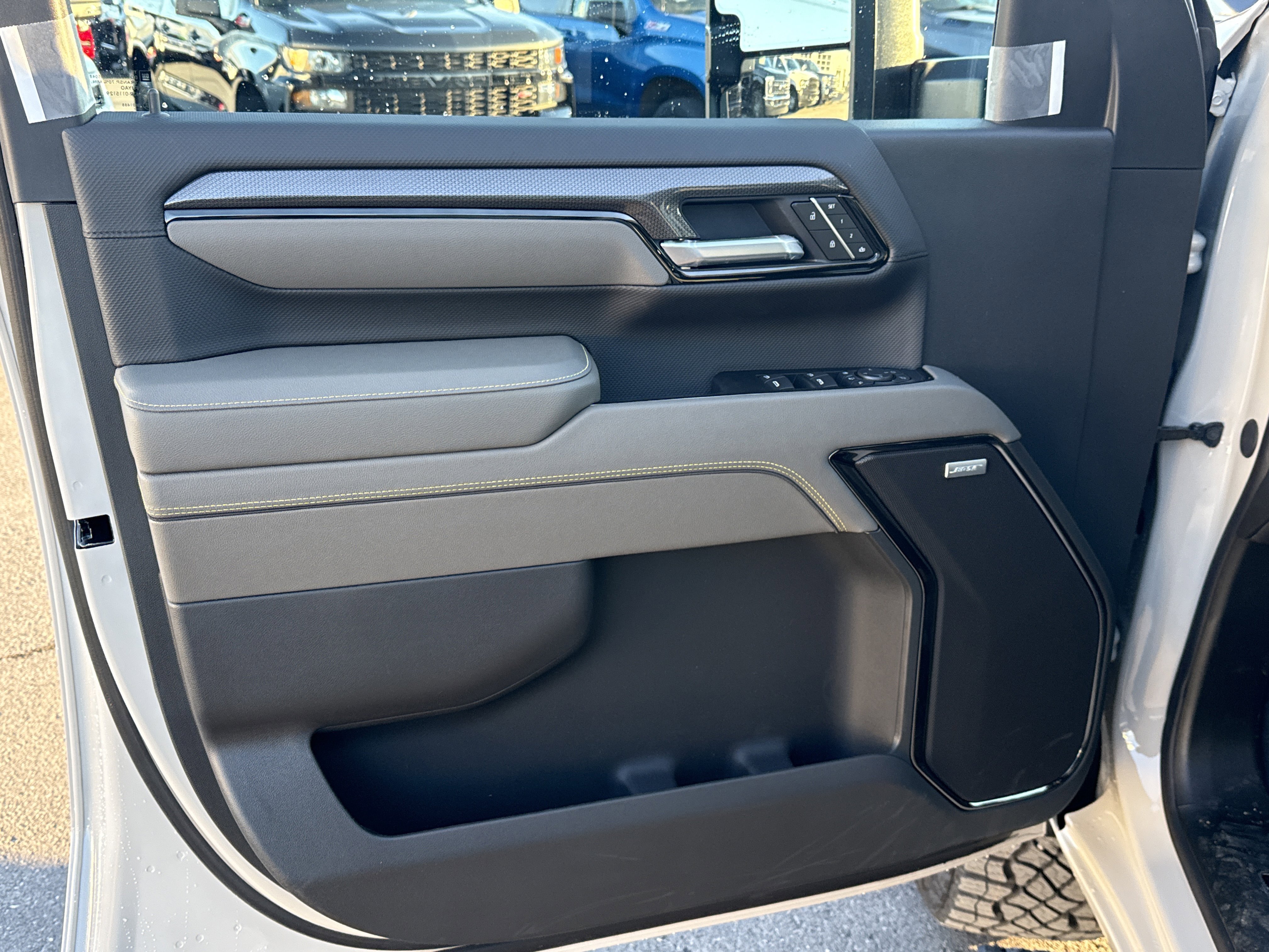 New 2026 Chevrolet Silverado 2500 ZR2 w/ LPO, Dark Essentials Package image 15