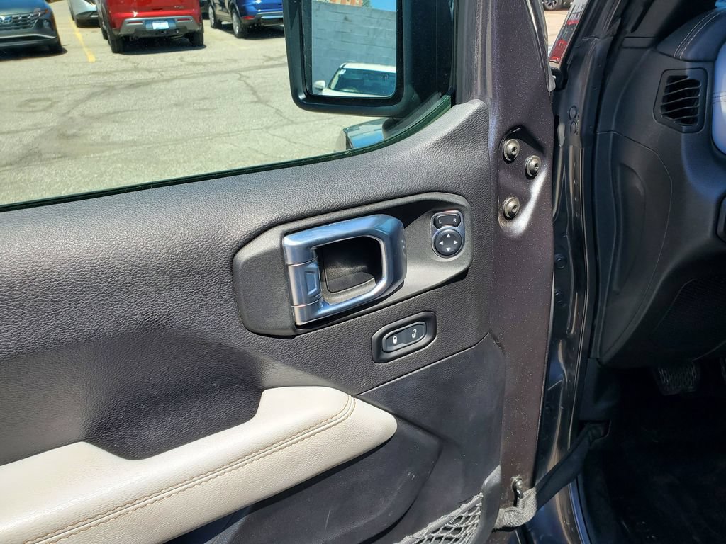 Used 2021 Jeep Gladiator Overland AWD/4WD image 13