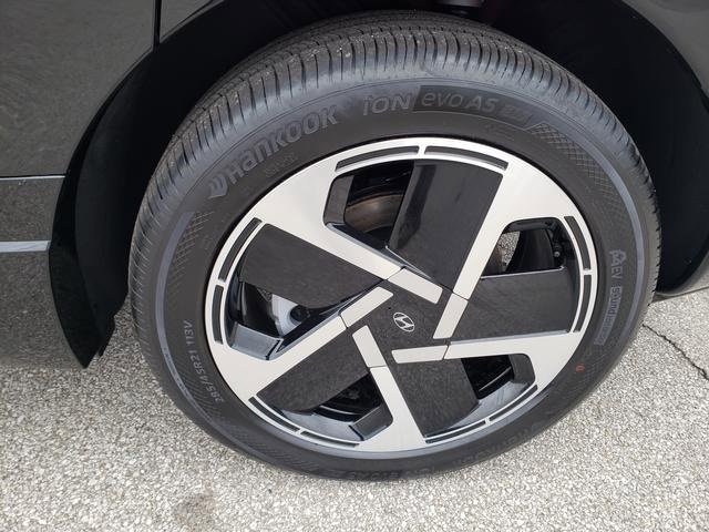 New 2026 Hyundai Ioniq 9 Limited image 12