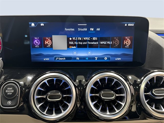 Used 2025 Mercedes-Benz GLA 250 4MATIC image 23