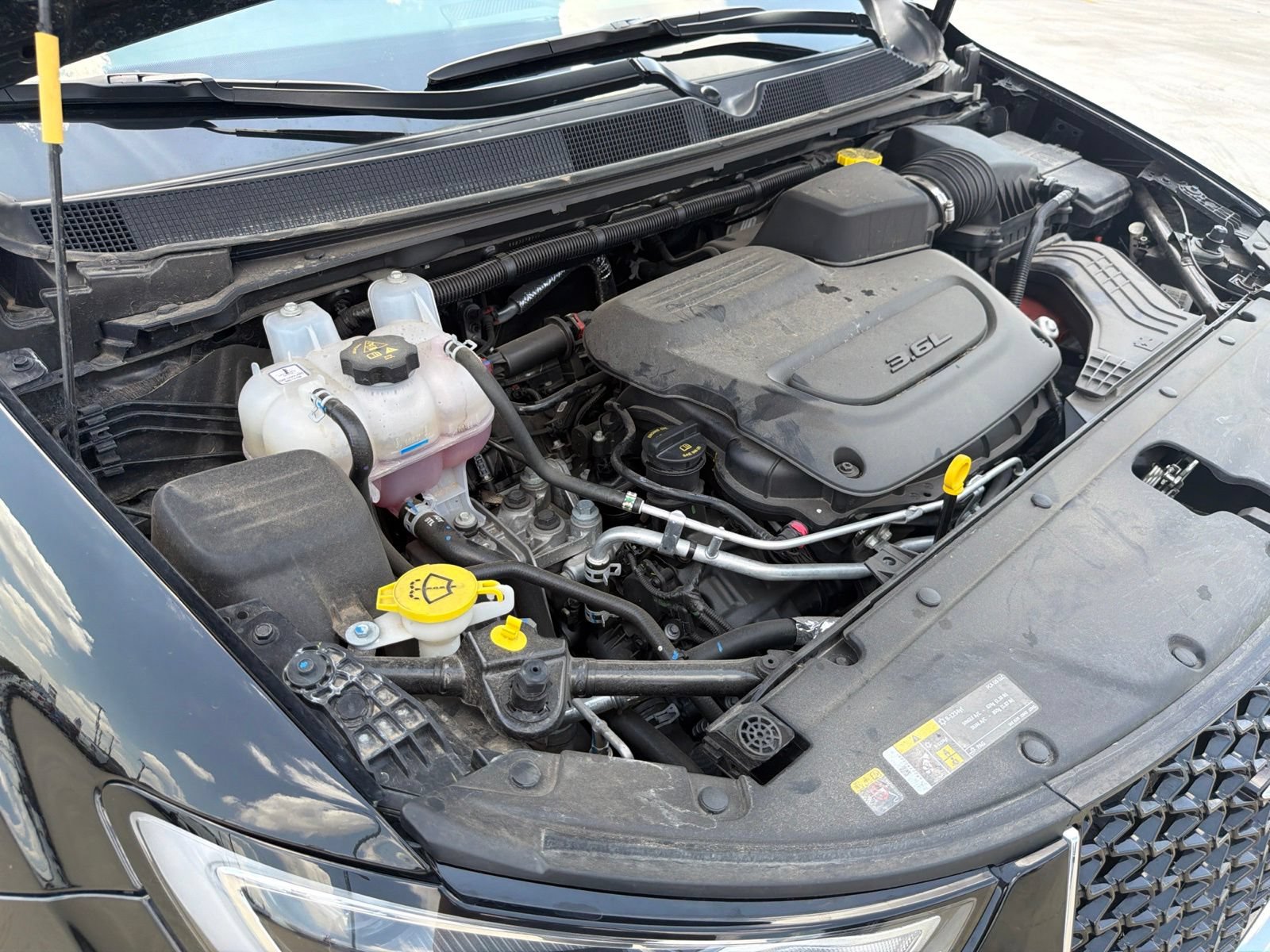 Used 2026 Chrysler Pacifica Limited FWD image 37