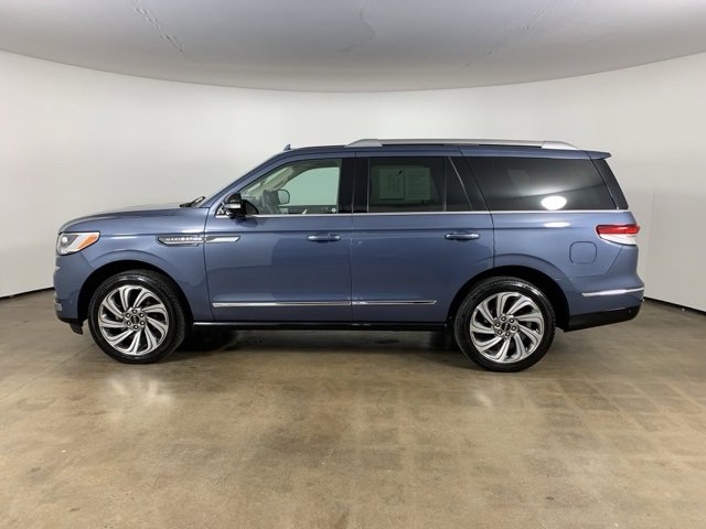 Used 2023 Lincoln Navigator Reserve image 42