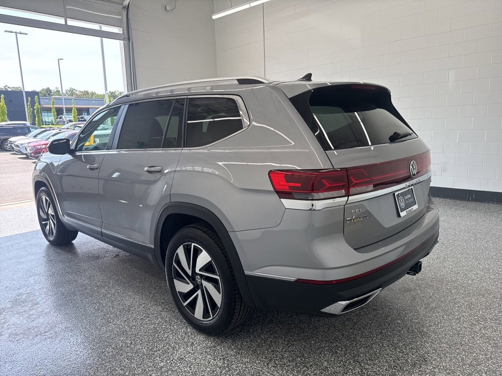 Certified 2025 Volkswagen Atlas SEL image 2