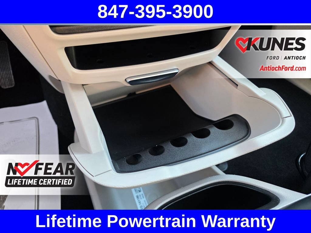 Used 2023 Chrysler Pacifica Touring-L FWD image 40