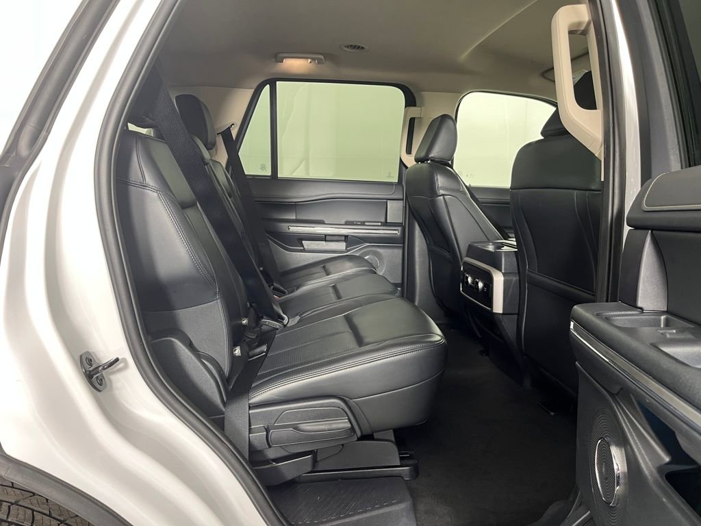 Used 2024 Ford Expedition XLT image 14