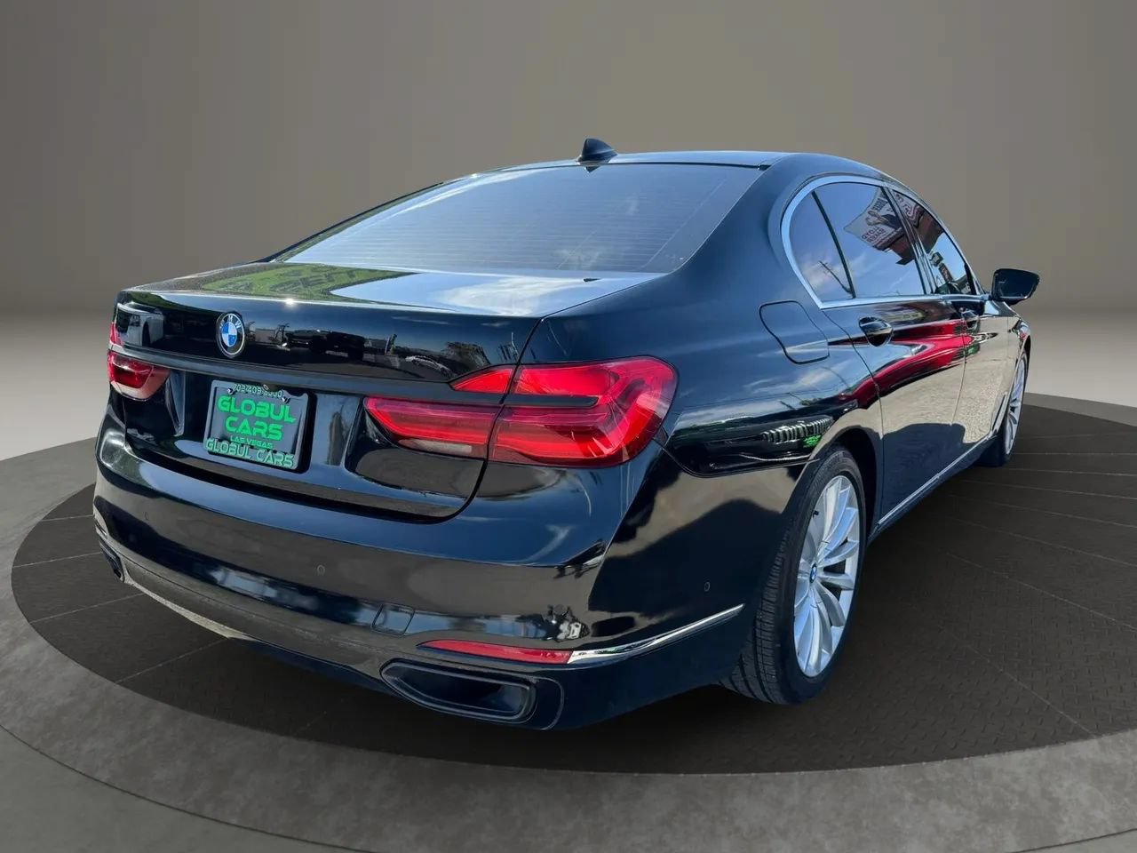 Used 2017 BMW 740i RWD image 5