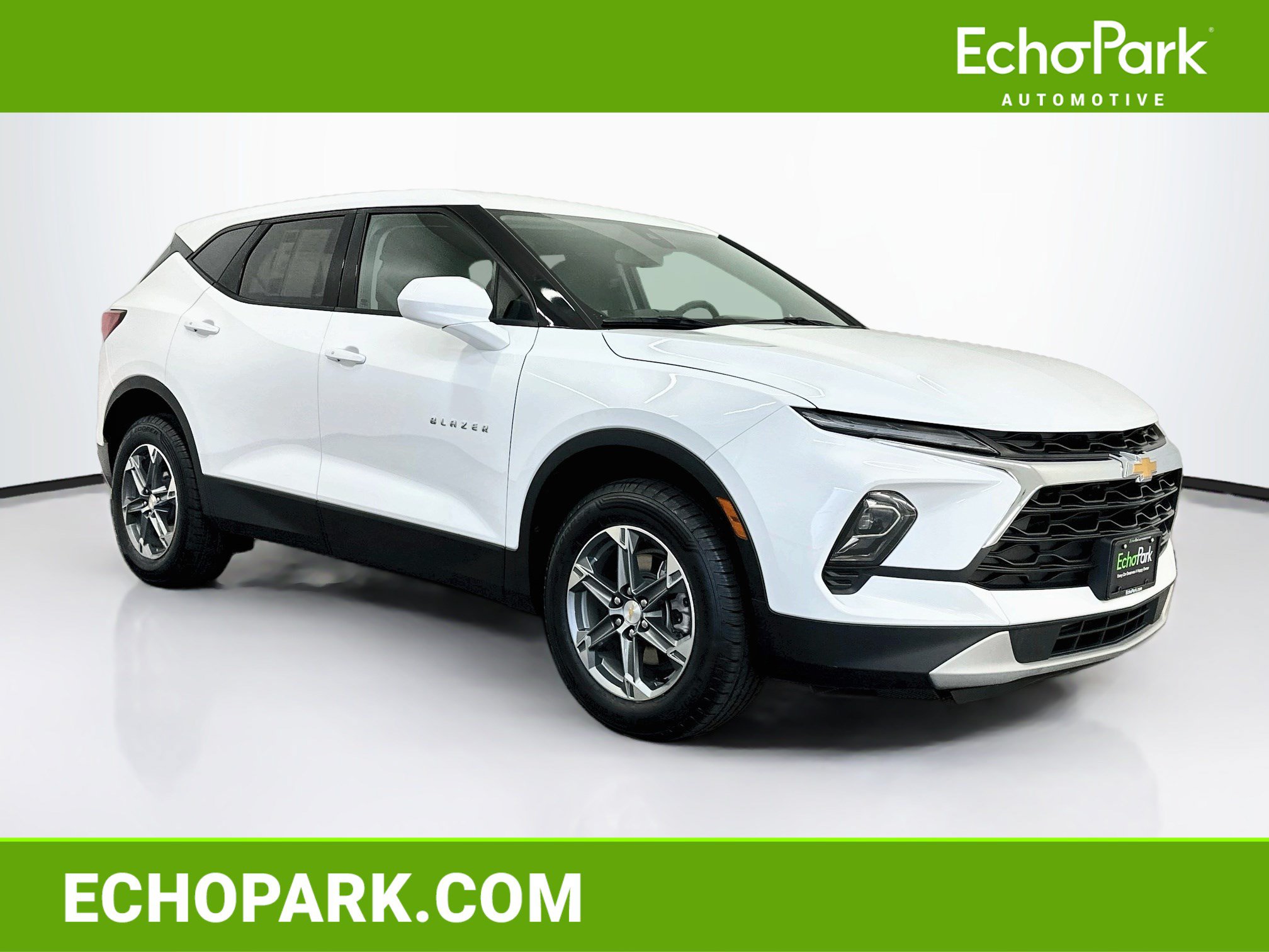 Used 2025 Chevrolet Blazer LT AWD/4WD image 1