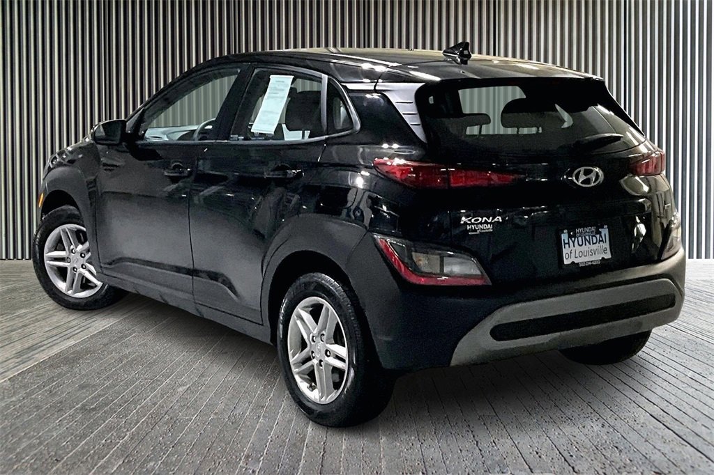 Used 2023 Hyundai Kona SE image 2