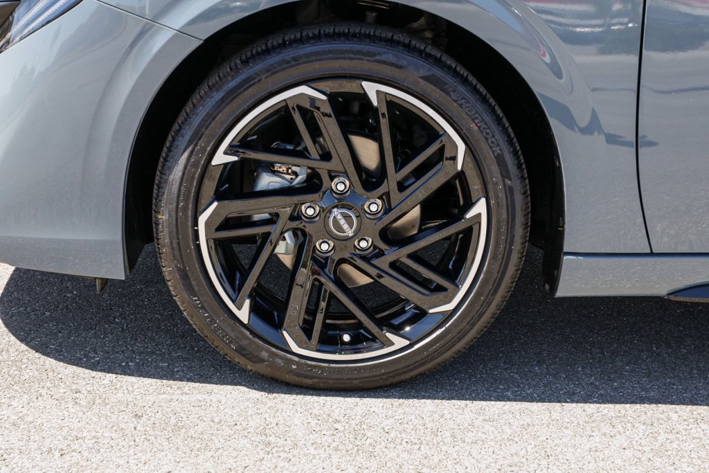 New 2027 Nissan Sentra SR FWD image 12