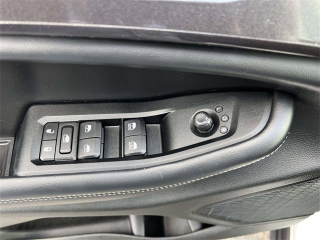 Used 2023 Jeep Grand Cherokee Laredo image 13