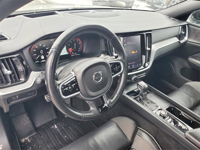 Used 2021 Volvo S60 T5 R-Design image 16