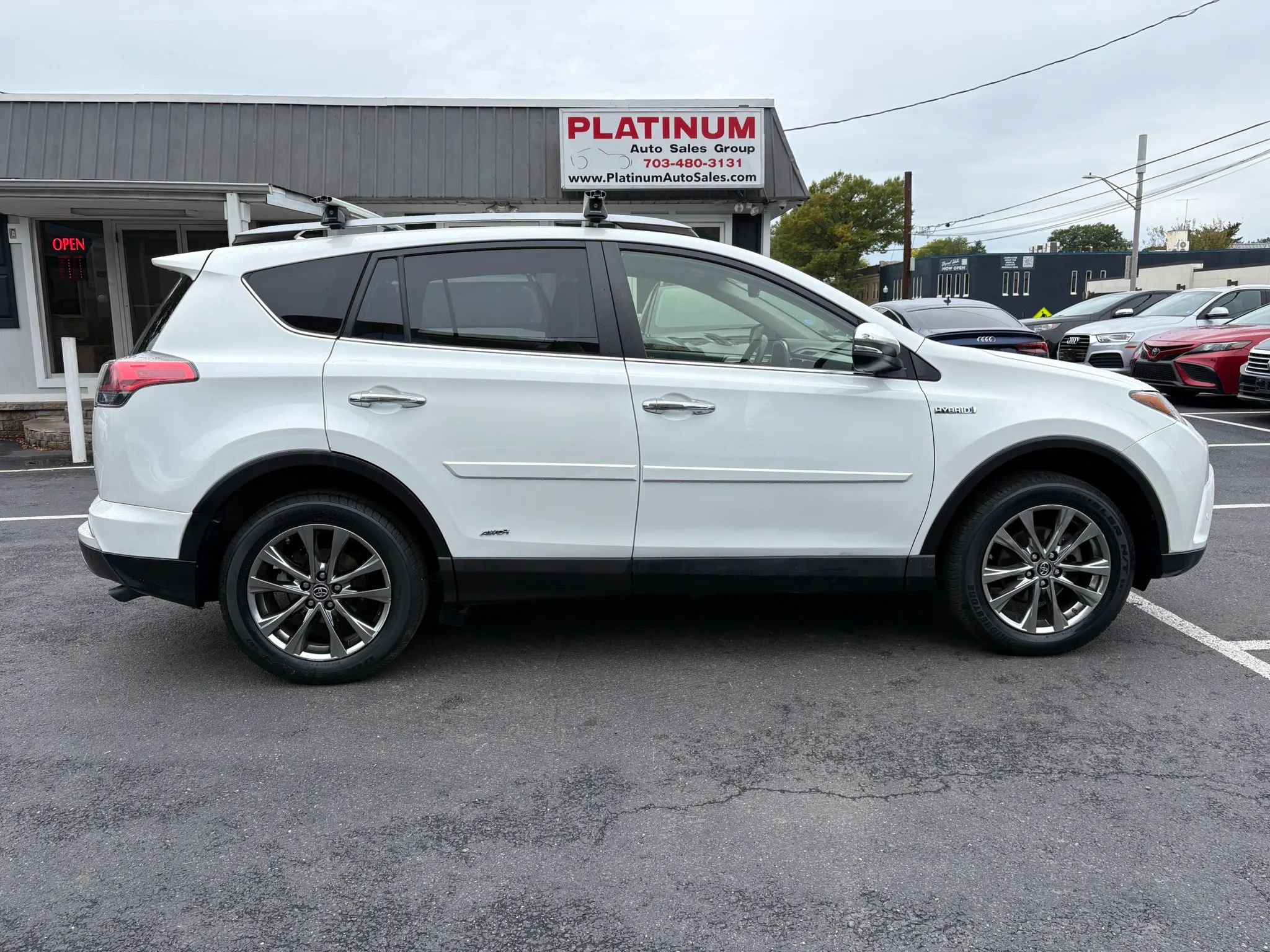 Used 2017 Toyota RAV4 Limited w/ All Weather Liner Package AWD/4WD image 9