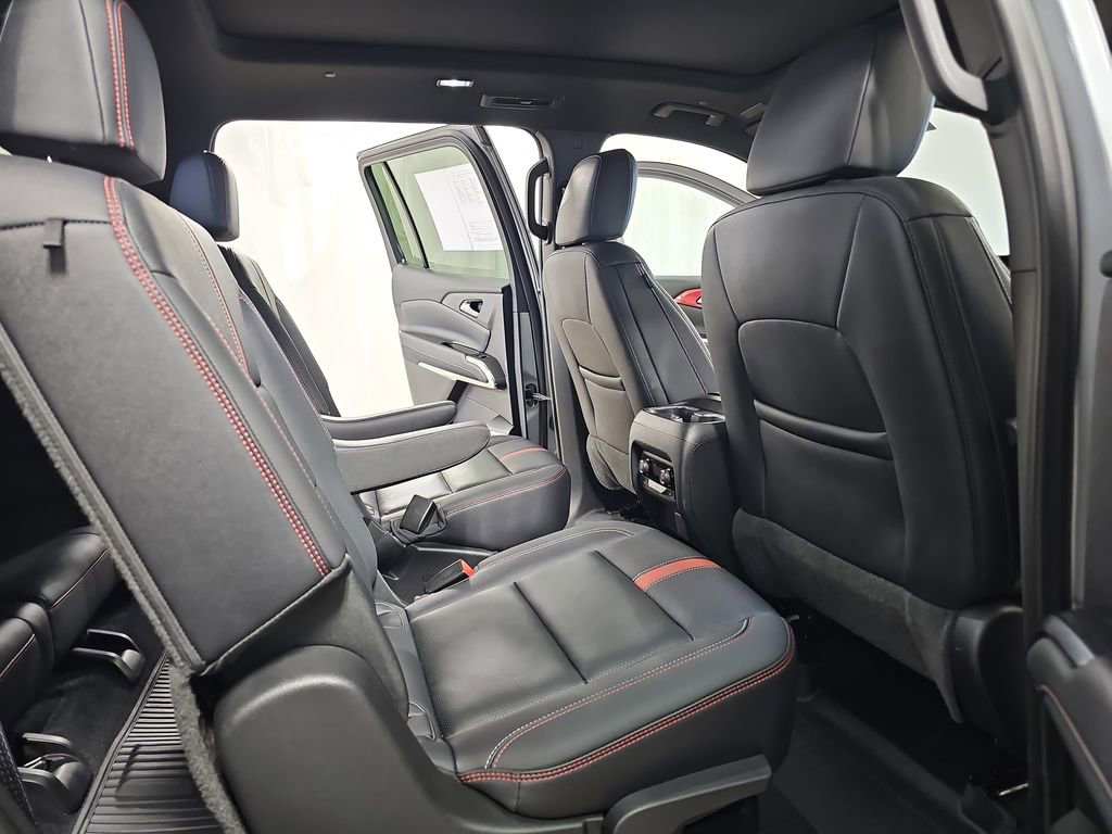 Certified 2025 Chevrolet Traverse RS w/ LPO, Floor Liner Package image 14