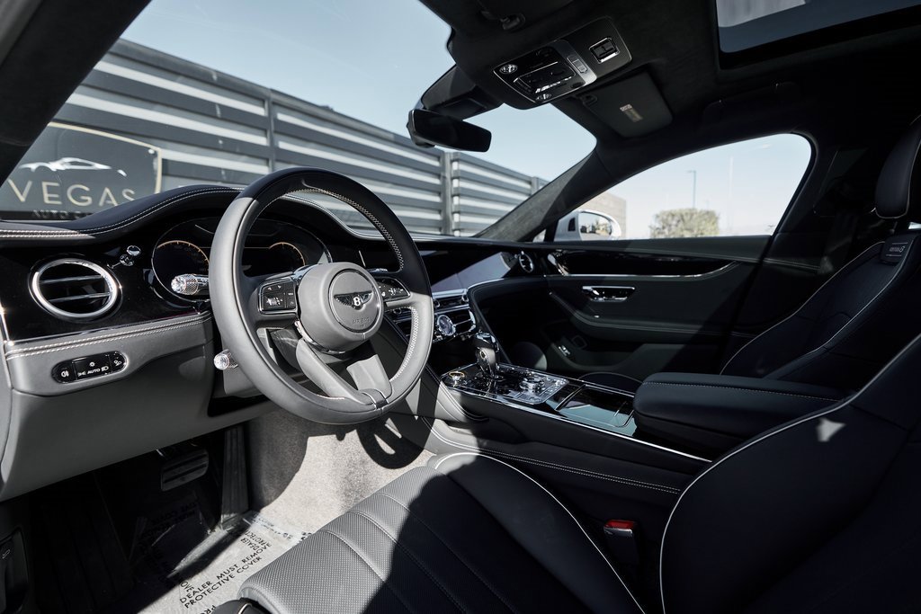 Used 2024 Bentley Flying Spur S V8 image 2