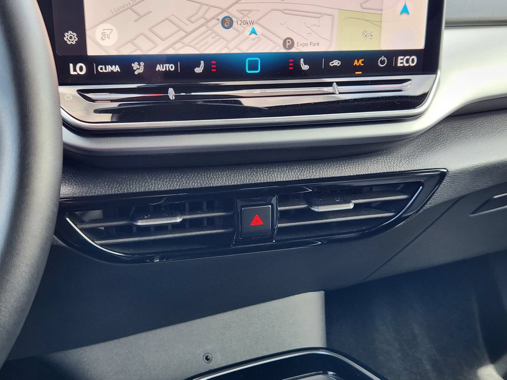 Certified 2025 Volkswagen ID.4 Pro AWD/4WD image 17
