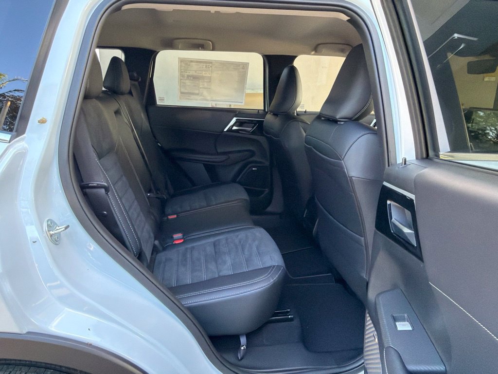 New 2026 Mitsubishi Outlander SE FWD image 25