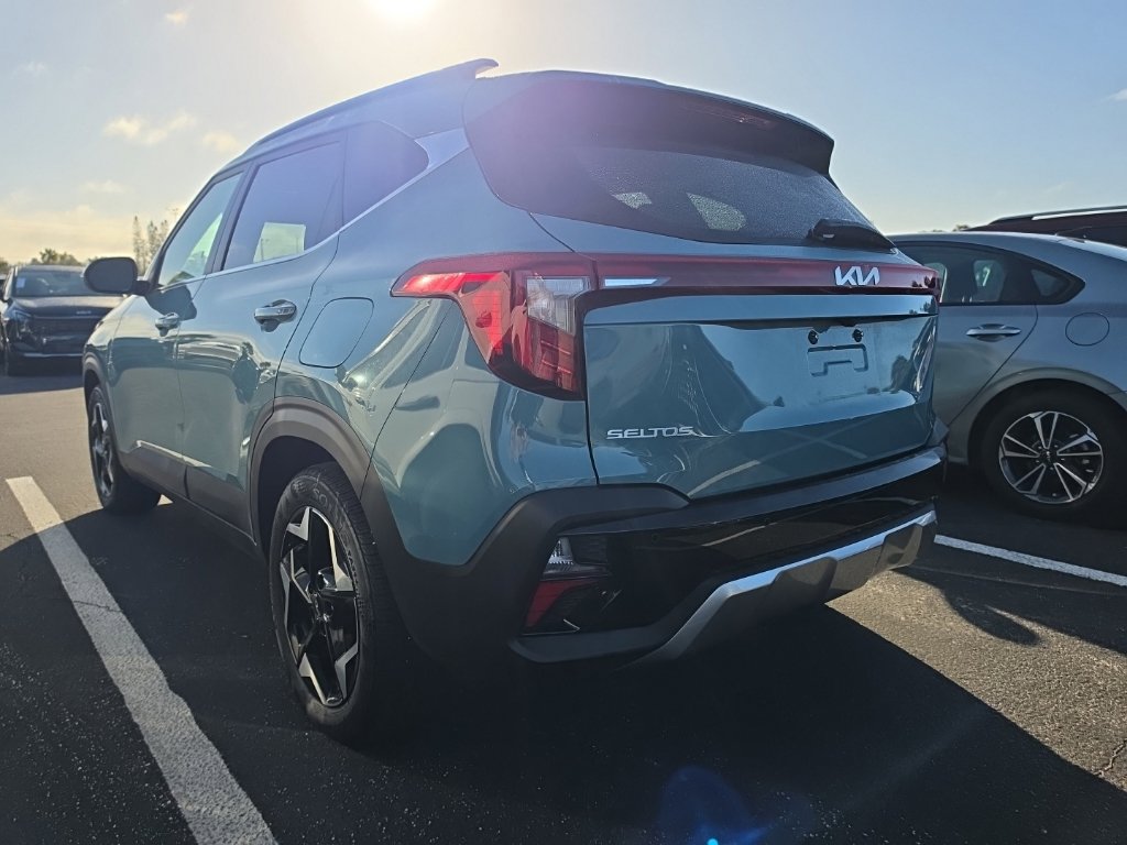 Used 2026 Kia Seltos EX FWD image 15