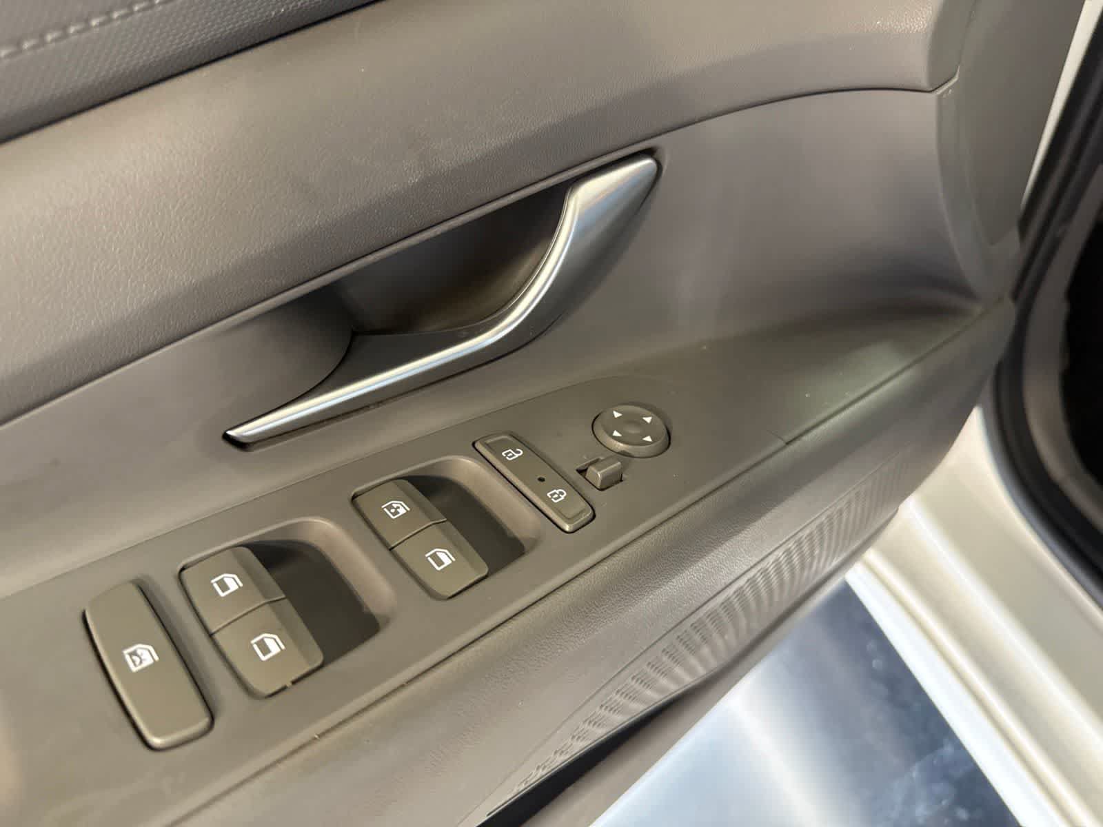 Used 2021 Hyundai Elantra SEL FWD image 16
