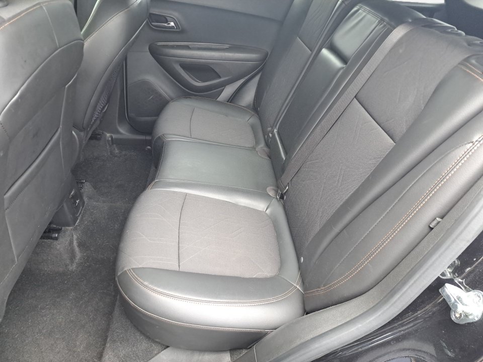 Used 2019 Chevrolet Trax LT w/ LT Convenience Package AWD/4WD image 11