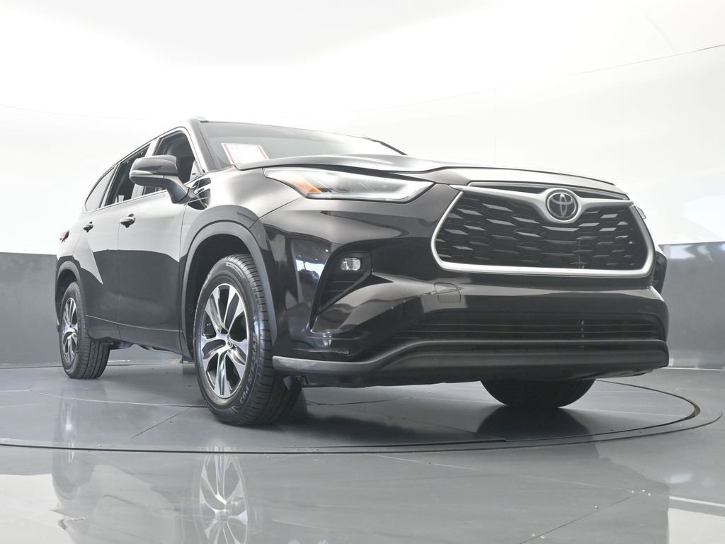 Used 2021 Toyota Highlander XLE image 62