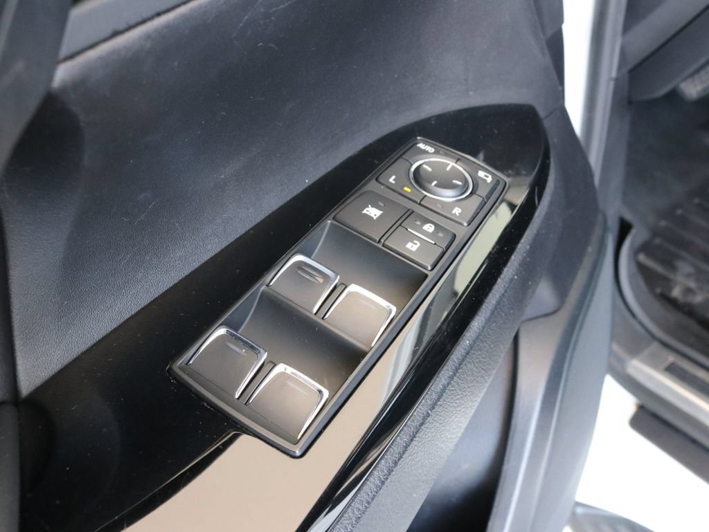Used 2017 Lexus LX 570 4WD w/ Luxury Package image 27