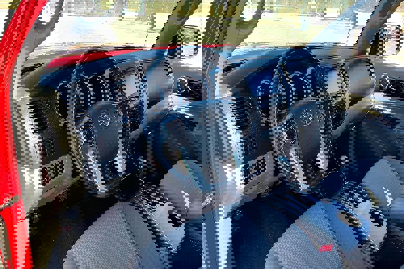 Used 2014 Toyota Tacoma PreRunner image 17