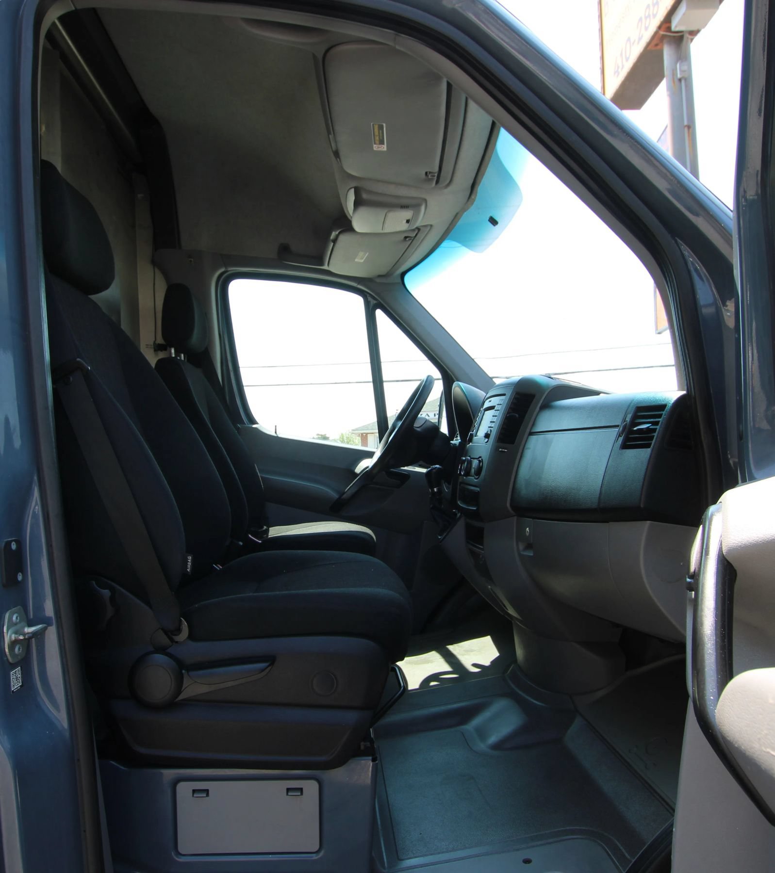 Used 2018 Mercedes-Benz Sprinter 2500 image 10