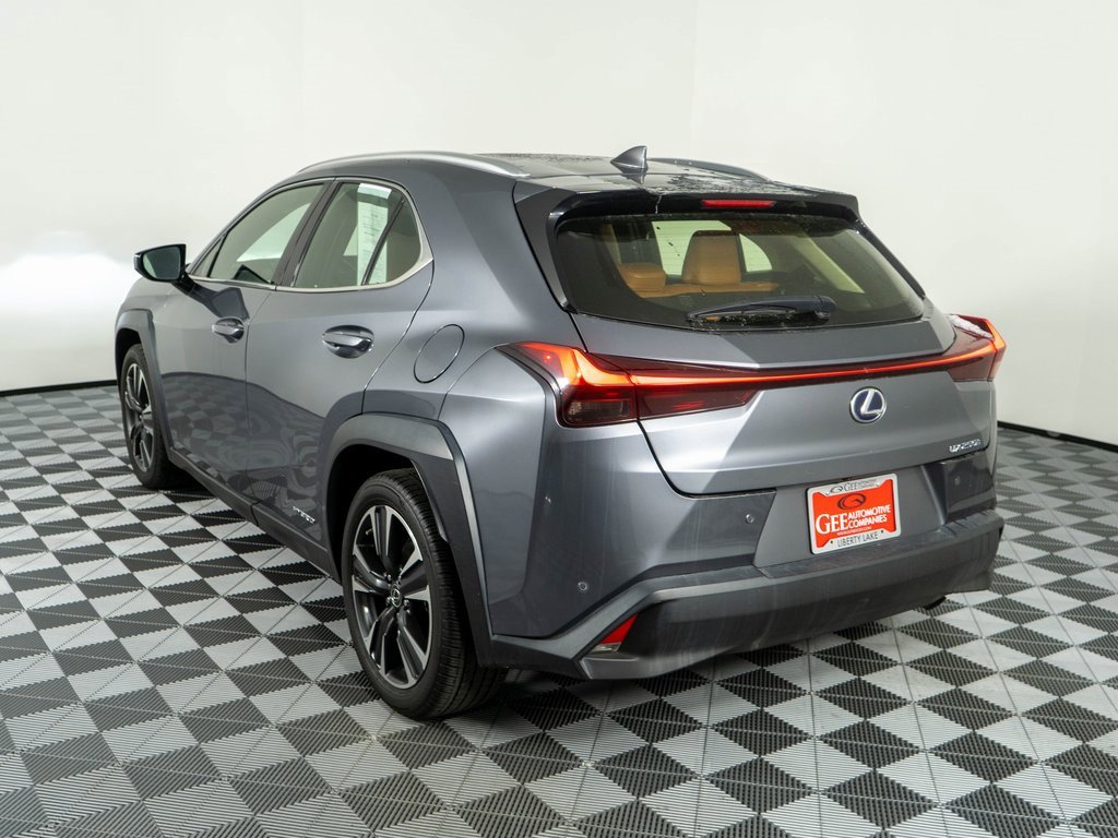 Used 2021 Lexus UX 250h image 4