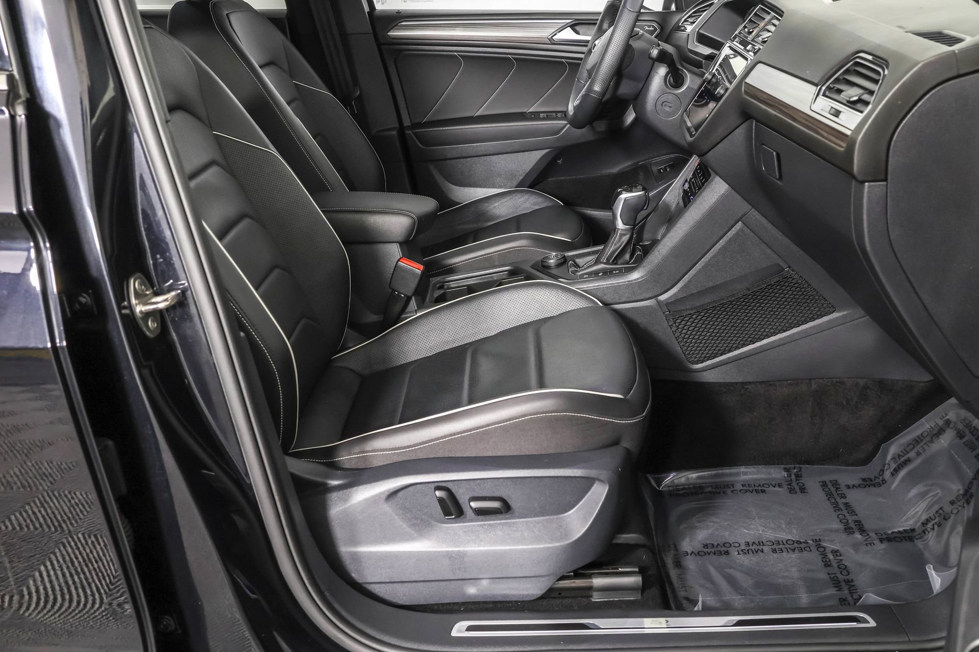 Used 2022 Volkswagen Tiguan SEL R-Line image 45