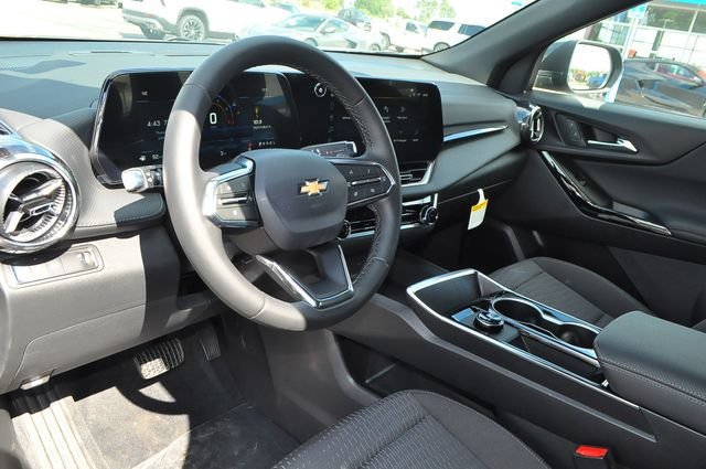 New 2026 Chevrolet Equinox LT w/ Safety and Technology Package FWD image 7