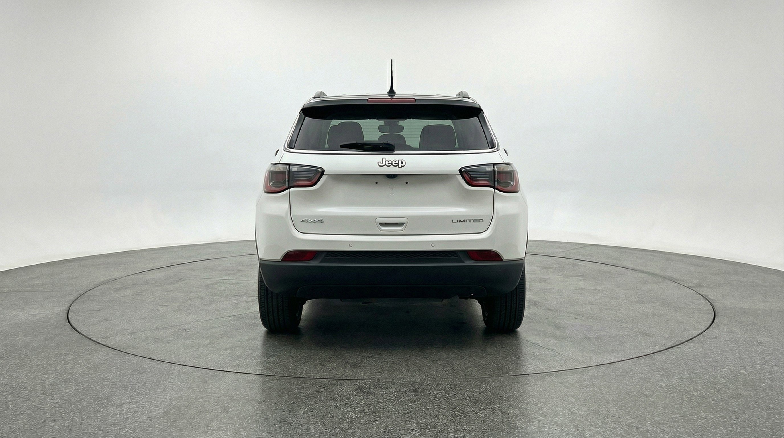 Used 2025 Jeep Compass Limited image 7