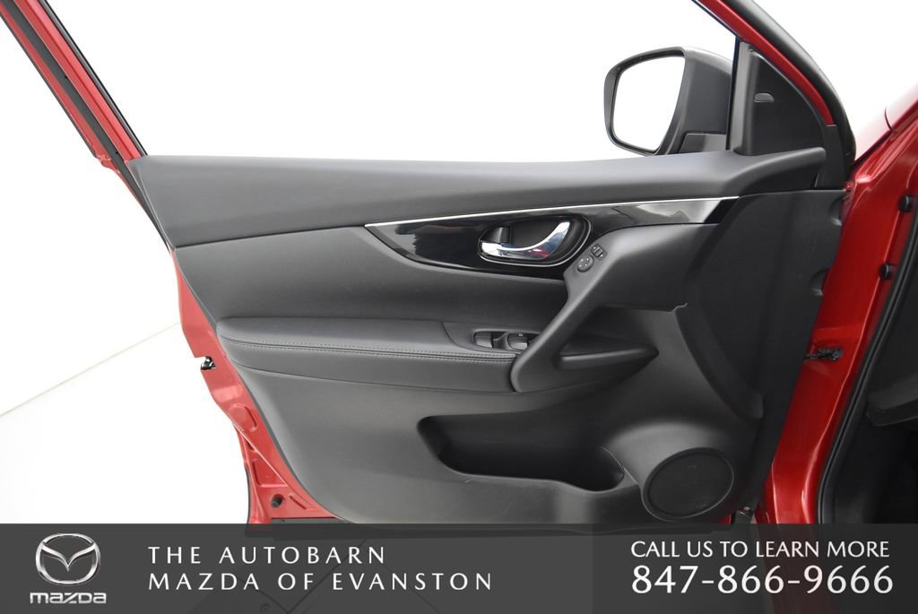 Used 2017 Nissan Rogue Sport SL w/ SL Premium Package AWD/4WD image 31