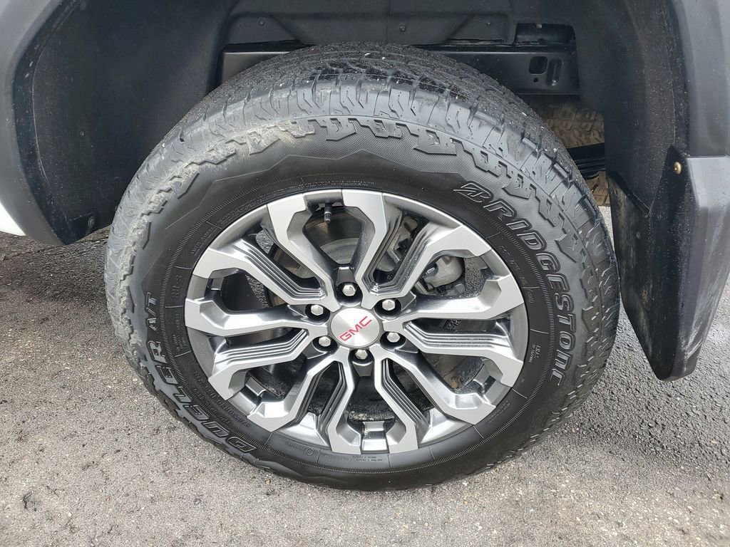 Used 2024 GMC Canyon Denali image 32