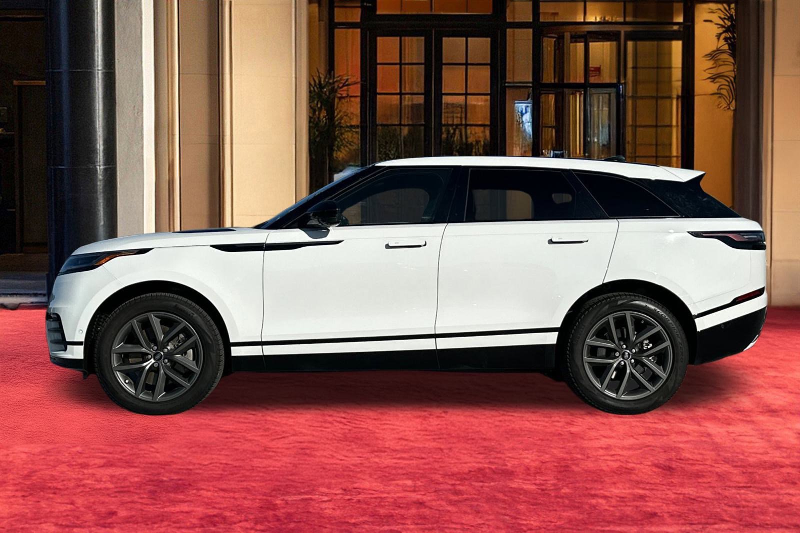 Used 2026 Land Rover Range Rover Velar Dynamic SE image 3