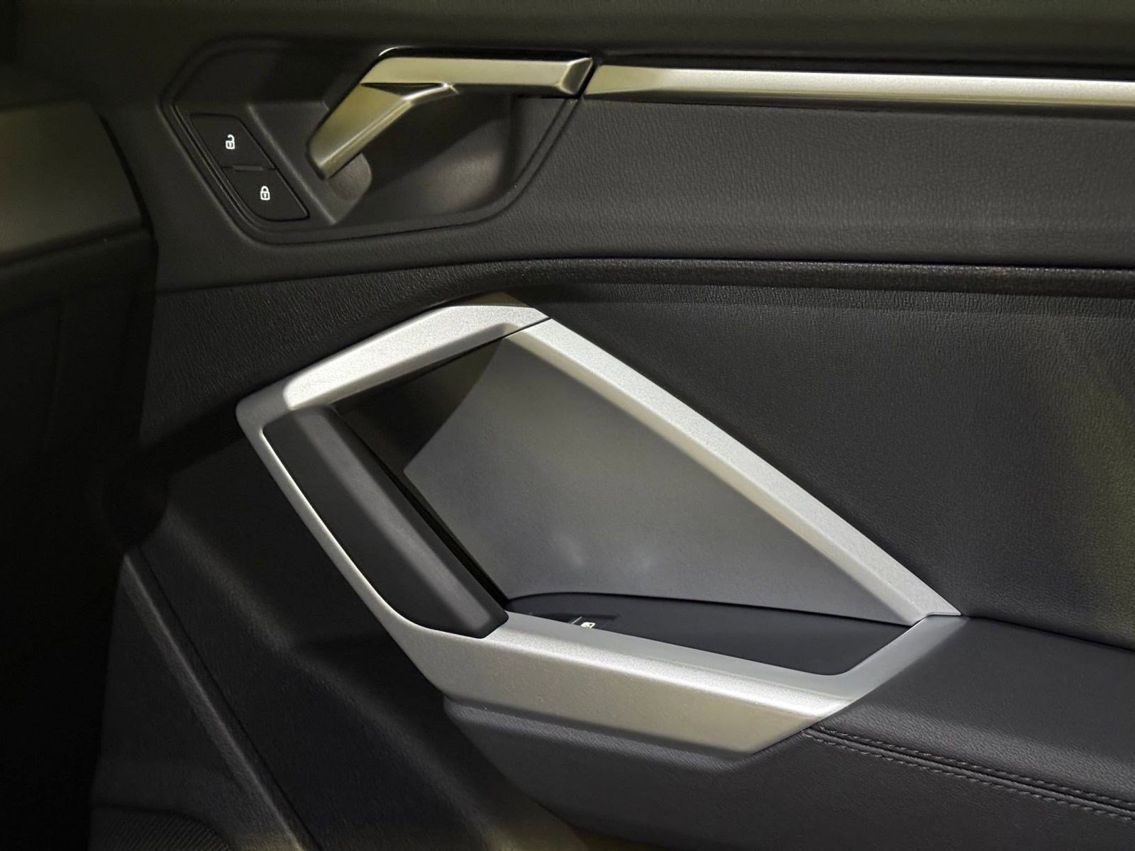 Certified 2024 Audi Q3 2.0T Premium w/ Convenience Package image 24