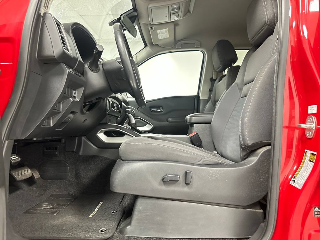 Used 2023 Nissan Frontier SV w/ SV Convenience Package RWD image 16