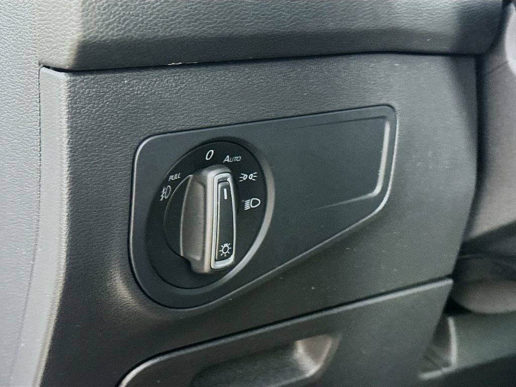 Used 2019 Volkswagen Tiguan SEL AWD/4WD image 12