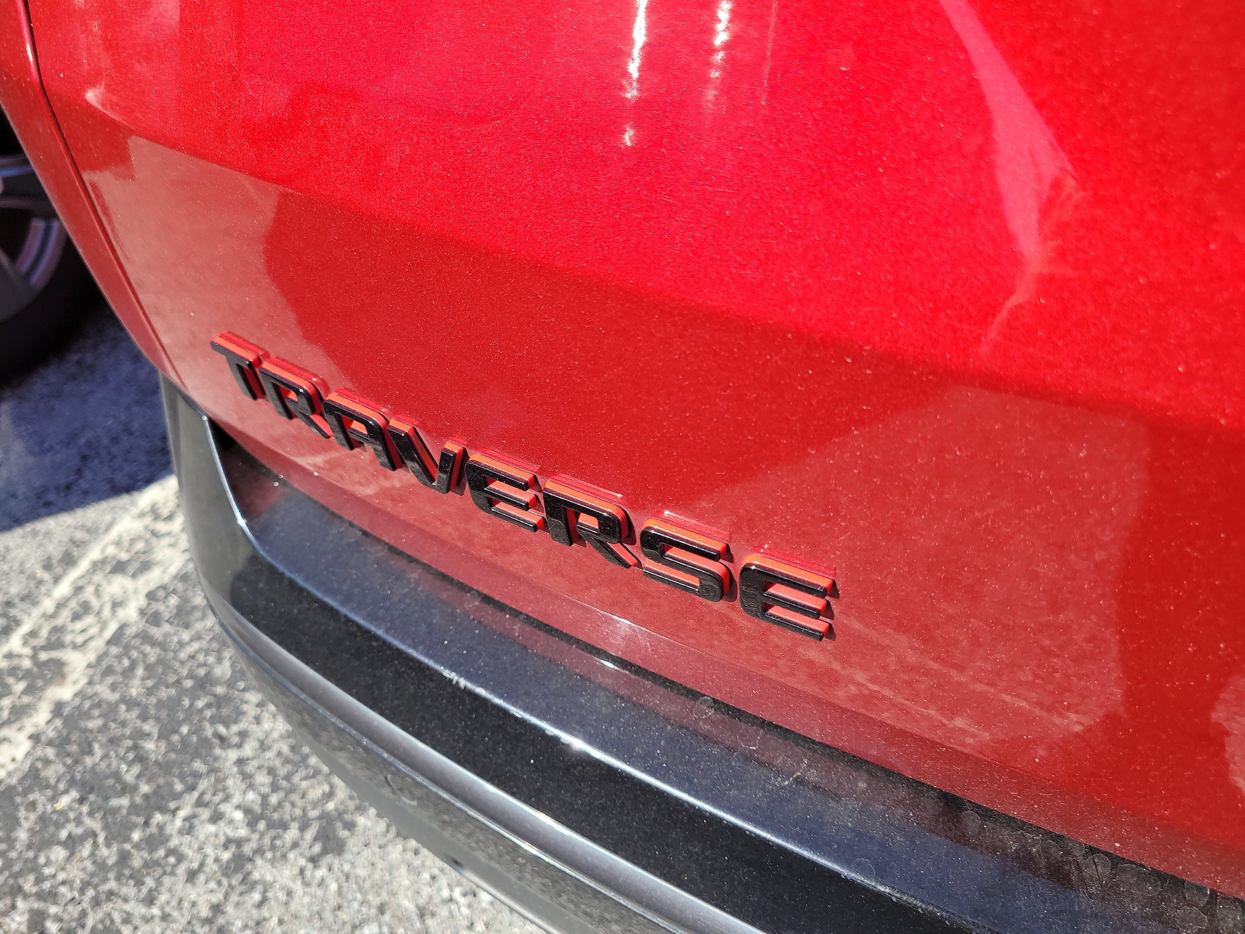 Used 2022 Chevrolet Traverse Premier w/ Redline Edition FWD image 11